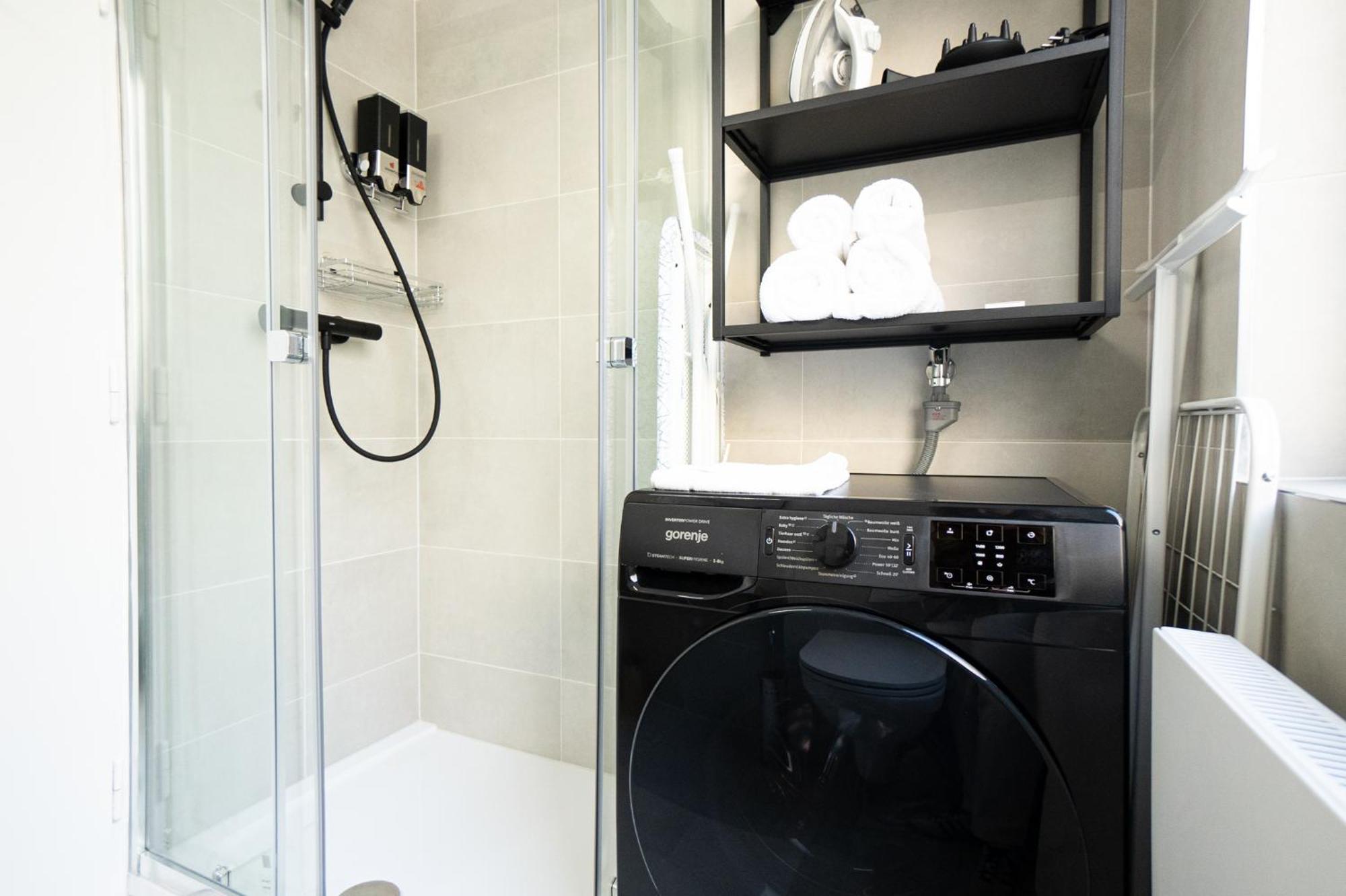 Spacious In Prime Location With Queen Bed Apartment Wien
